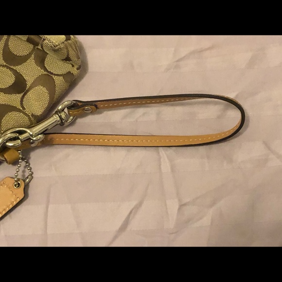 Coach signature wristlet - Picture 5 of 6